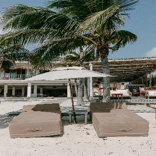 Punta Blanca Beachfront Boutique Hotel