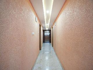 A White Pearl Suites