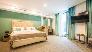 Central Carol Aparthotel
