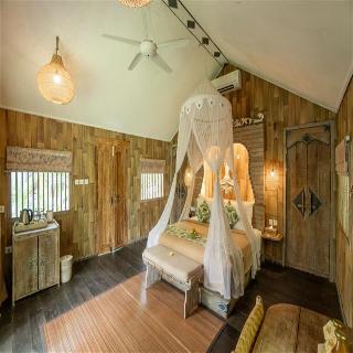 Room Room