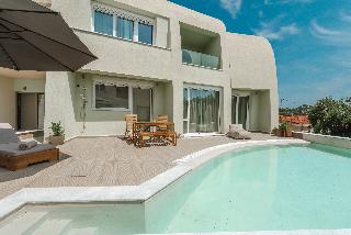 Tortuga Luxury Villas