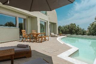 Tortuga Luxury Villas