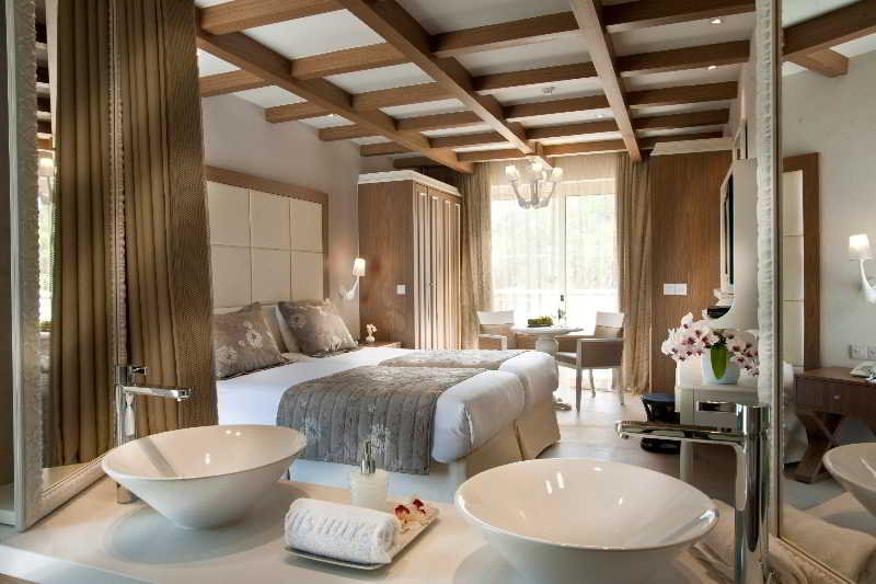 Room
 di The King Jason