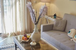 Flamingo View Suites & Villas