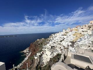You And Me Suites Oia
