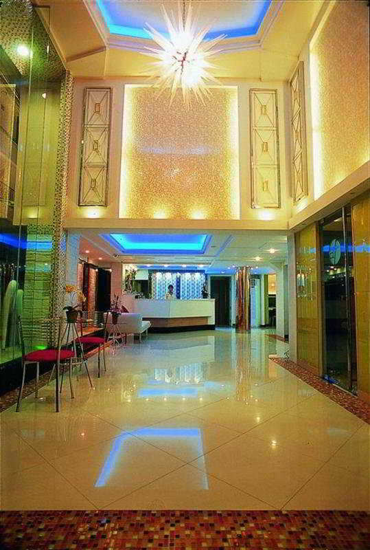 Lobby thumbnail 2