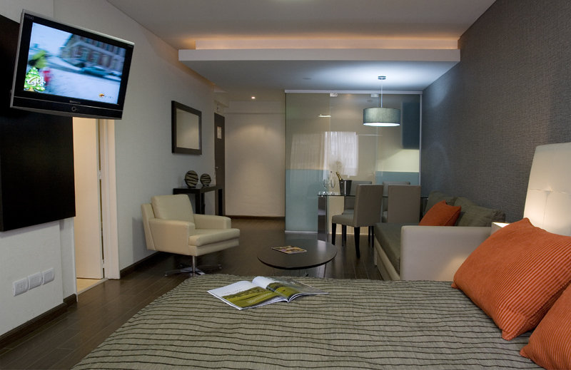 Room thumbnail 3