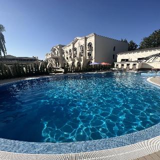Zarafshon Parkside Hotel