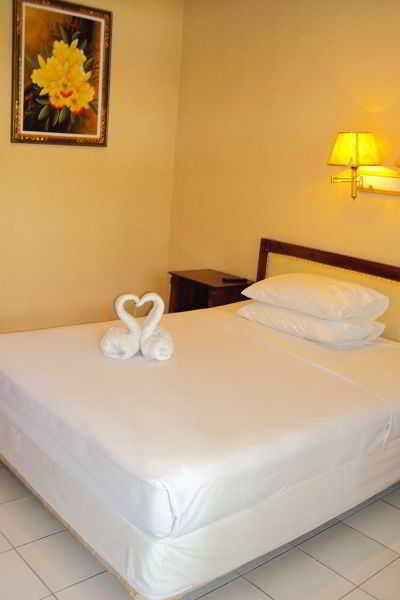 Room thumbnail 4