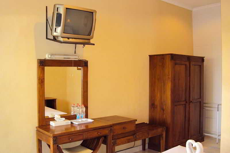 Room thumbnail 5