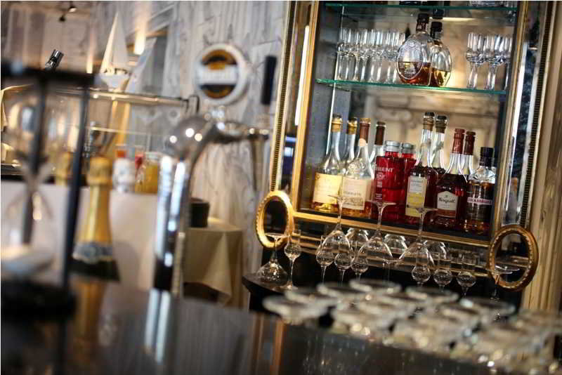 Bar
 di Ambassador a l'Opera