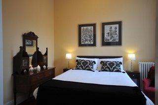 Room
 di Roscoe House