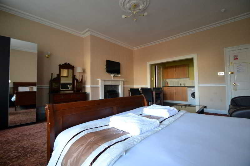 Room
 di Roscoe House