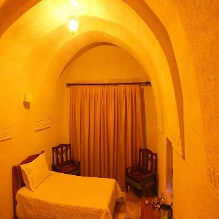 Dilek Tepesi Cave Hotel