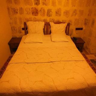 Dilek Tepesi Cave Hotel