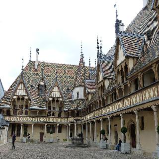 Voco Beaune €“ Citã© Des Vins By Ihg