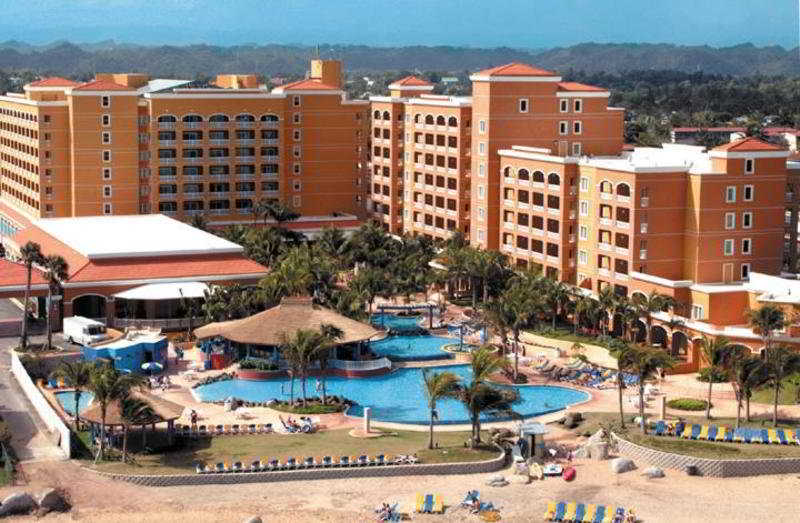 General view
 di Embassy Suites Dorado Del Mar Beach & Golf Resort