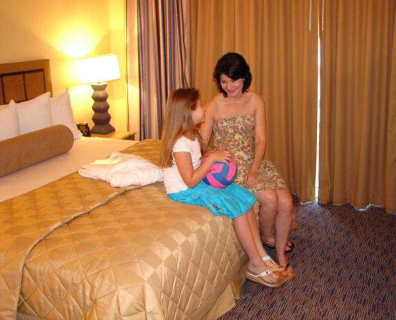 Room
 di Embassy Suites Dorado Del Mar Beach & Golf Resort