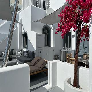 Dagaz Suites