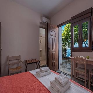 Agnanti Hotel & Apartments