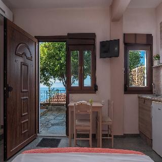 Agnanti Hotel & Apartments