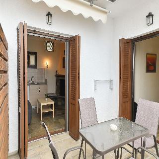 Agnanti Hotel & Apartments