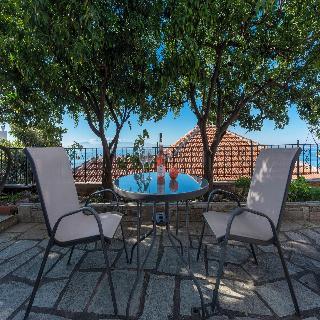Agnanti Hotel & Apartments