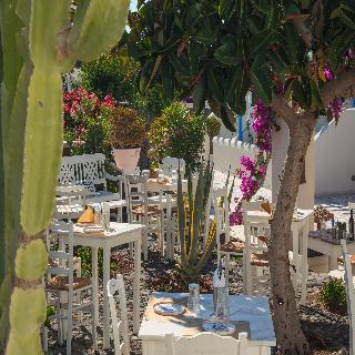 White Pearl Laokasti Suites