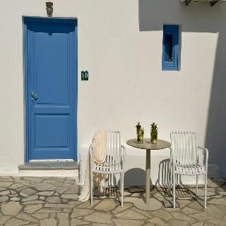 White Pearl Laokasti Suites