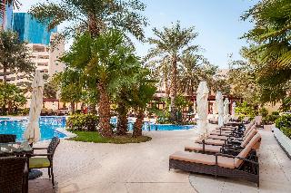 The Diplomat Radisson Blu Hotel, Residence & Spa - Pool