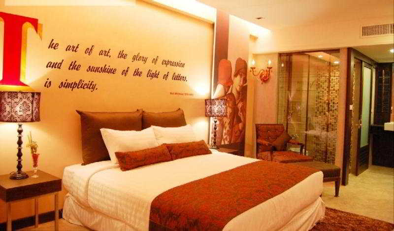 Room thumbnail 3