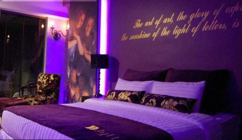 Room thumbnail 4