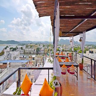 Hotel Udai Niwas By Lake Udaipur