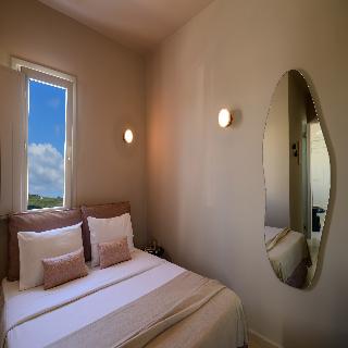 Arch Suites