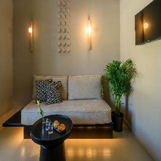 Arch Suites