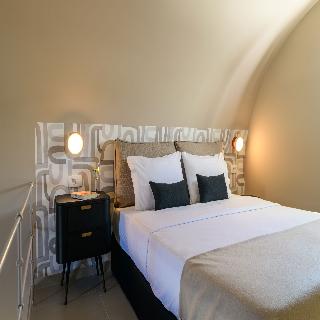 Arch Suites