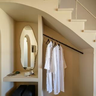 Arch Suites