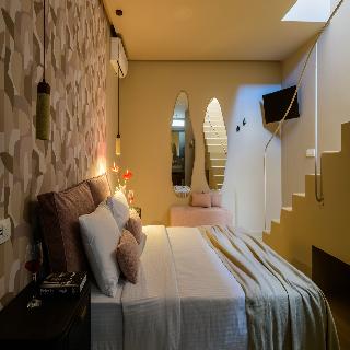 Arch Suites