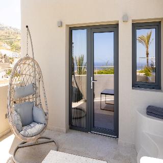 Hotiday Santorini Mesaria