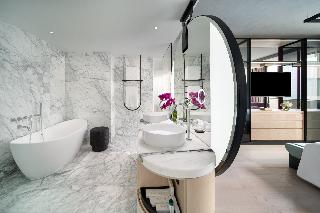 SELECTED SUITE
