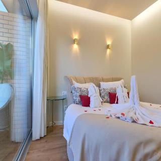 Room Room
