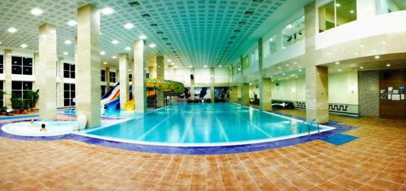Pool
 di Victoria Hotel Center