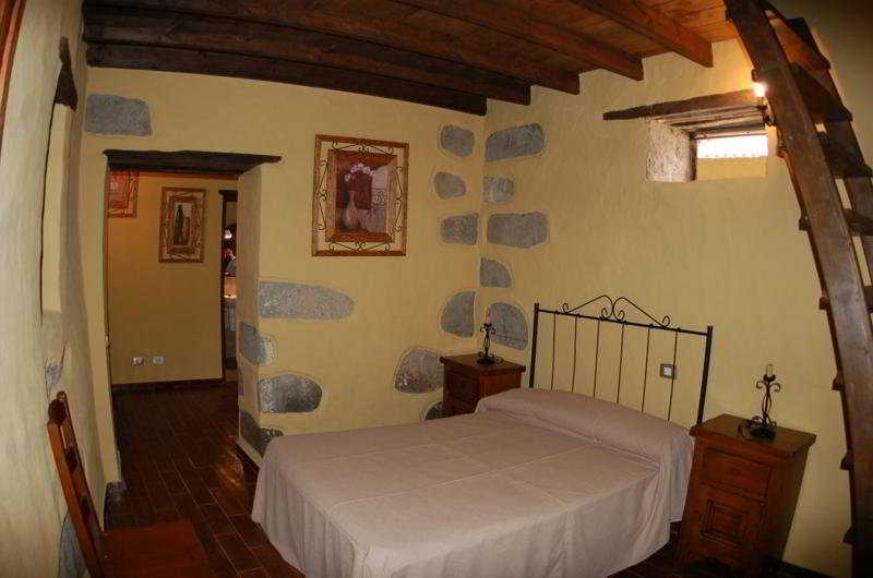 Room thumbnail 4