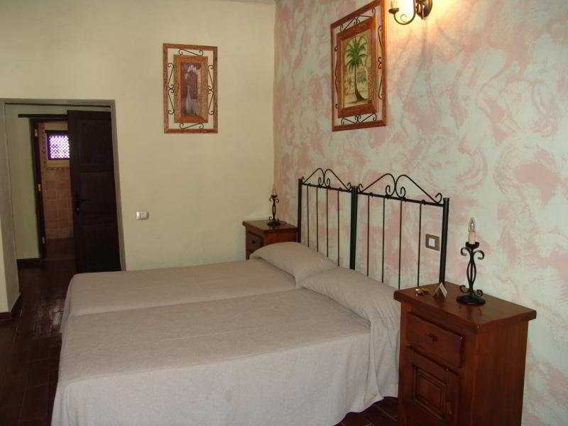 Room thumbnail 5