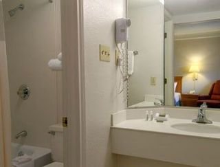 Room
 di Baymont Inn and Suites Oklahoma City - South
