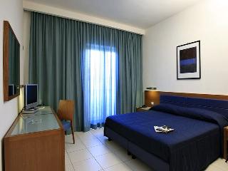 La Costiera, Naples