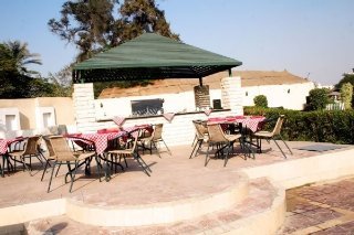 Terrace
 di Pyramids View