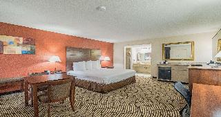 1 KING BED,NSMK,WIREHISPD,MICRFRG,HAIR,COFMKR,IRON,FULL BREAKFAST