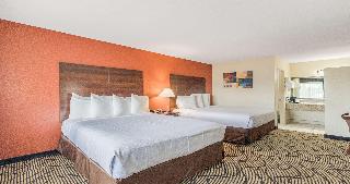 2 QUEEN BEDS,NSMK,WIREHISPD,MICRFRG,HAIR,COFMKR,IRON,FULL BREAKFAST
