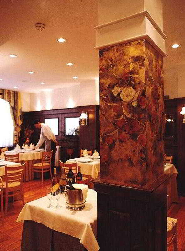 Restaurant
 di Reina Victoria Suites & Towers